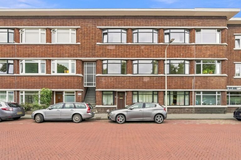 Kornoeljestraat 22, 'S-GRAVENHAGE