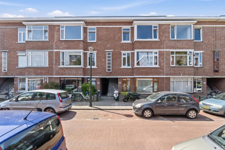 Viandenstraat 102, 'S-GRAVENHAGE