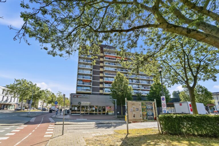 Vijf Meilaan 52, LEIDEN