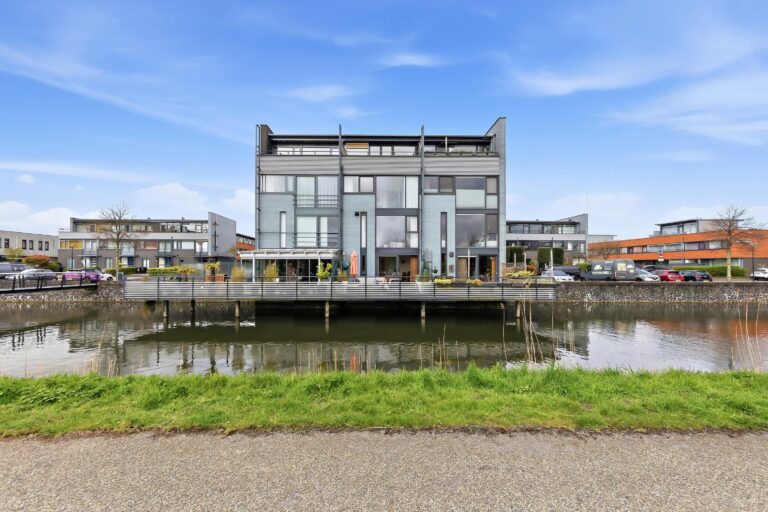 Waterlandsingel 106, 'S-GRAVENHAGE